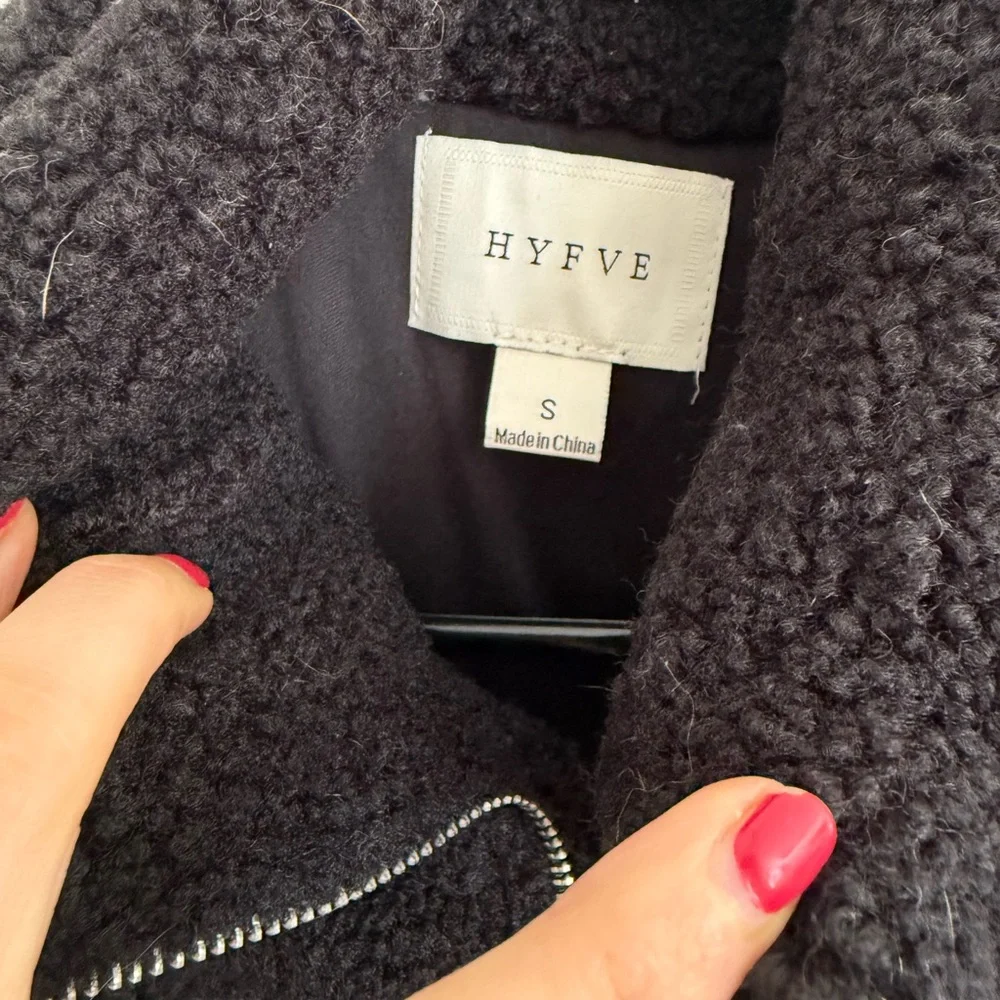 NanaMacs Black Puffer Vest - Picture 2 of 3